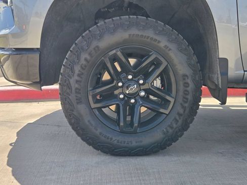 Used 2025 Chevrolet Silverado 1500 Custom Trail Boss AWD/4WD image 9