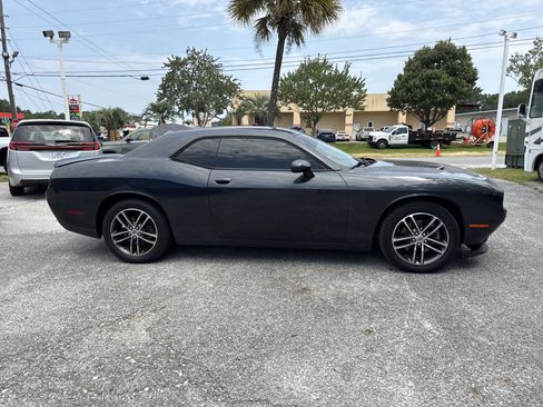 Used 2019 Dodge Challenger SXT AWD/4WD image 6