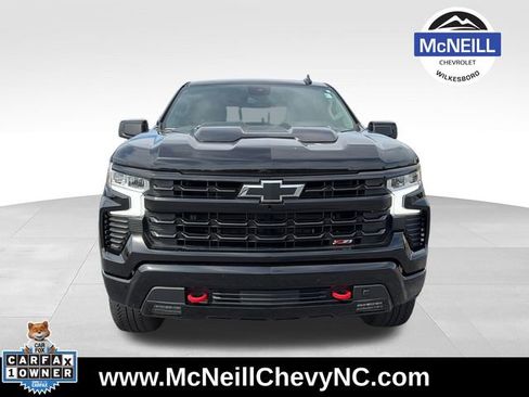 Used 2024 Chevrolet Silverado 1500 LT Trail Boss w/ Convenience Package II AWD/4WD image 2