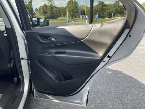 Used 2022 Chevrolet Equinox LT image 16