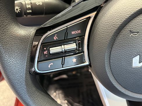 Used 2023 Kia Forte LXS w/ LXS Technology Package FWD image 17