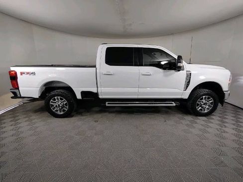 Used 2024 Ford F250 Lariat w/ FX4 Off-Road Package image 9