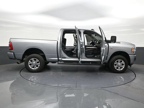 Used 2023 RAM 2500 Laramie AWD/4WD image 29