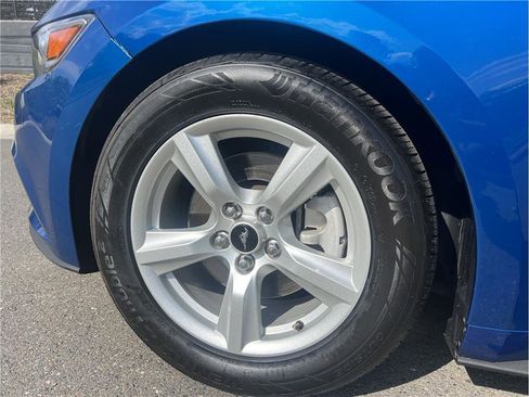 Used 2017 Ford Mustang Coupe RWD image 9