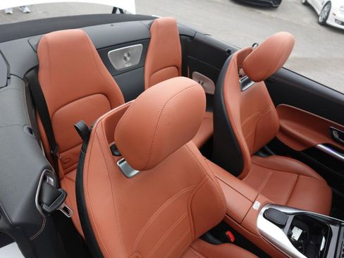 Used 2024 Mercedes-Benz SL 55 AMG 4MATIC image 19