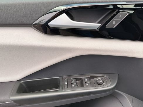 New 2026 Volkswagen Taos S FWD image 21