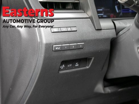 Used 2025 Lexus GX 550 w/ Accessory Package (2T) AWD/4WD image 23