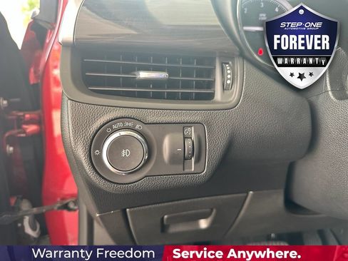 Used 2019 Buick Envision Essence FWD image 18
