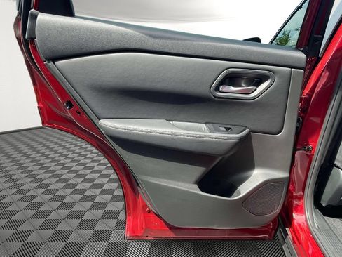 Used 2026 Nissan Rogue SV FWD image 14