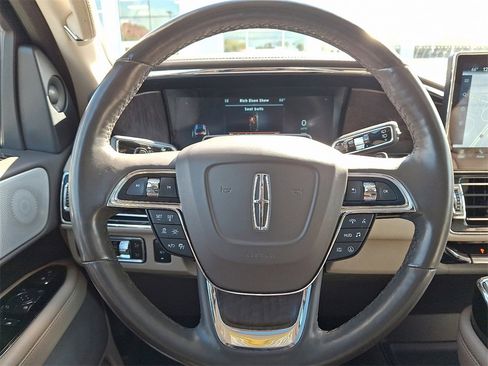 Used 2022 Lincoln Navigator Reserve image 22
