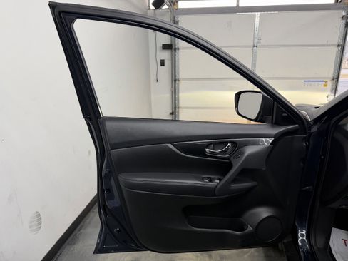 Used 2015 Nissan Rogue SL image 12