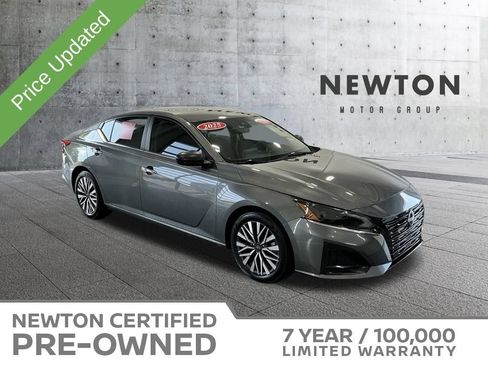 Used 2025 Nissan Altima 2.5 SV FWD image 1