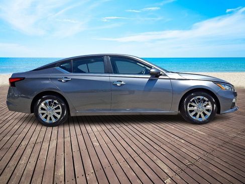 Used 2021 Nissan Altima 2.5 SV FWD image 7
