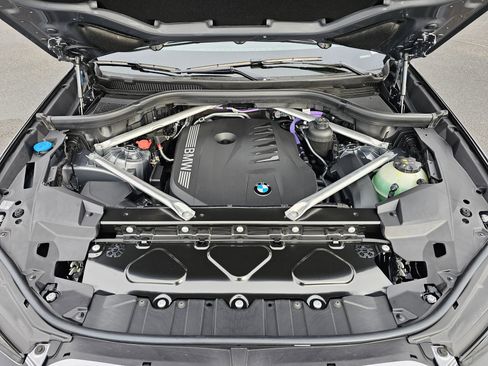 New 2026 BMW X5 xDrive40i w/ Climate Comfort Package image 9