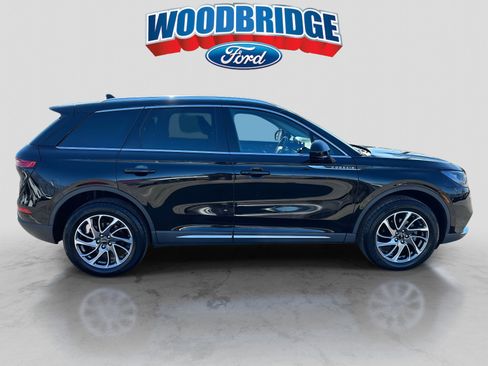 Used 2022 Lincoln Corsair AWD w/ Equipment Group 101A image 3