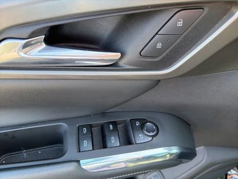 Used 2025 Chevrolet Traverse LT image 21