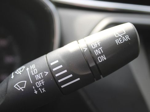 Used 2023 Chevrolet TrailBlazer LT image 32