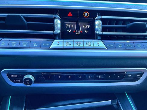 Used 2022 BMW X7 M50i image 31