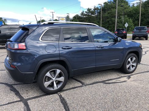 Used 2021 Jeep Cherokee Limited w/ Elite Package AWD/4WD image 3