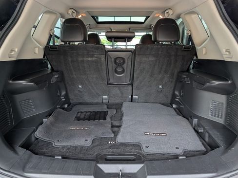 Used 2018 Nissan Rogue SL w/ Premium Package AWD/4WD image 13