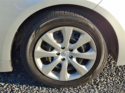 Used 2025 Toyota Corolla LE image 11