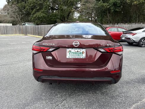 Used 2025 Nissan Sentra SV image 4