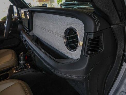 Used 2024 Jeep Wrangler Unlimited Sahara w/ Technology Group AWD/4WD image 37