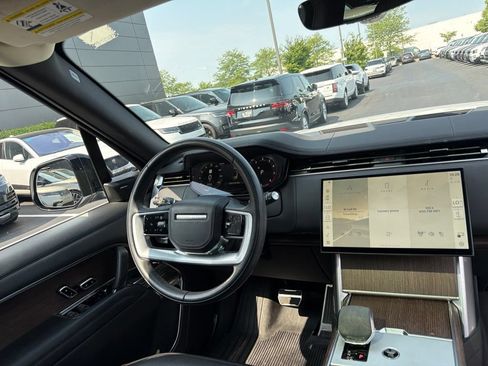 Used 2024 Land Rover Range Rover SE AWD/4WD image 13