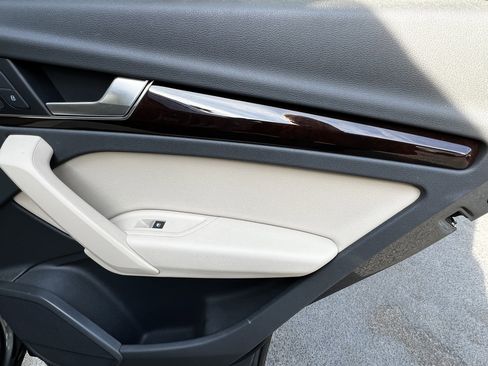 Used 2018 Audi Q5 2.0T Premium Plus w/ Premium Plus Package image 39