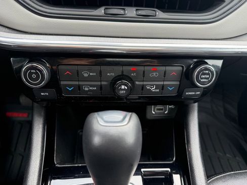 Certified 2022 Jeep Compass Limited w/ Sun and Sound Group AWD/4WD image 21