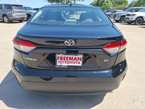 Used 2026 Toyota Corolla LE FWD image 5
