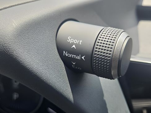 Used 2024 Lexus UX 250h F Sport FWD image 28