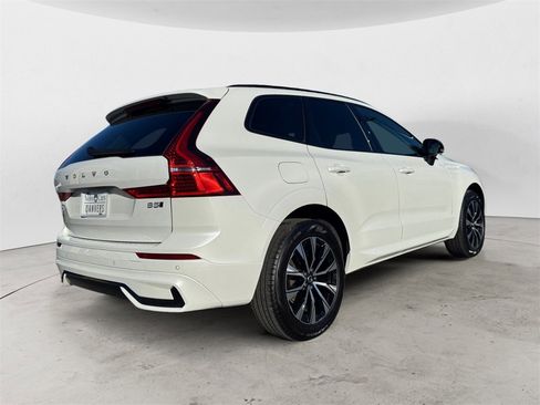 Certified 2025 Volvo XC60 B5 Core image 6