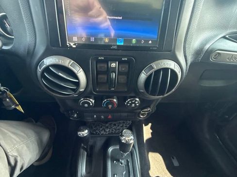 Used 2012 Jeep Wrangler Unlimited Sport AWD/4WD image 17
