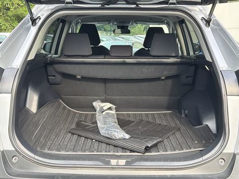 Used 2025 Toyota RAV4 XLE AWD/4WD image 6
