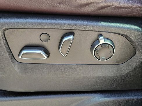 Used 2022 Cadillac Escalade ESV Premium Luxury Platinum image 13