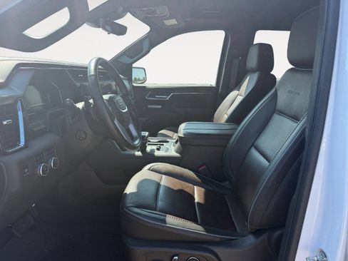 Used 2025 GMC Sierra 1500 Denali w/ Denali Reserve Package AWD/4WD image 9