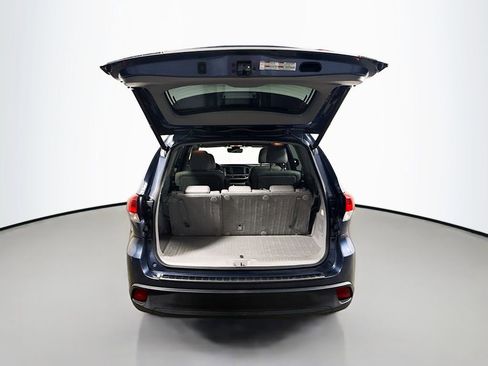 Certified 2018 Toyota Highlander XLE FWD image 10