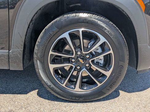 Used 2025 Chevrolet TrailBlazer LT AWD/4WD image 11