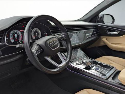 Used 2022 Audi Q8 Premium Plus w/ Premium Plus Package image 24