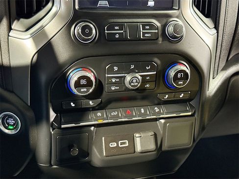 Used 2022 Chevrolet Silverado 1500 RST image 19