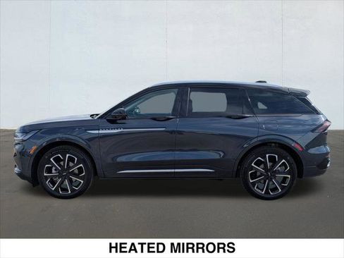 Certified 2024 Lincoln Nautilus Reserve image 2