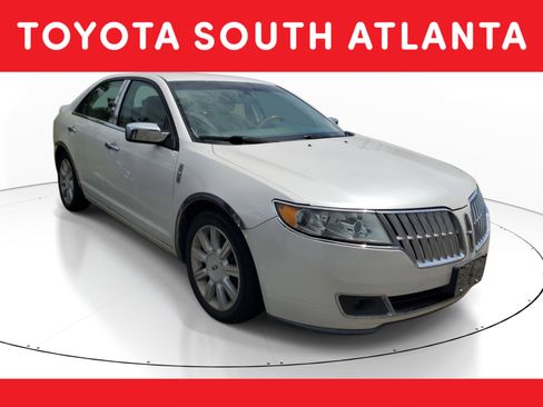 Used 2010 Lincoln MKZ FWD image 1