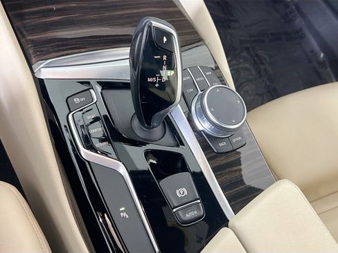 Used 2020 BMW 530i xDrive image 17