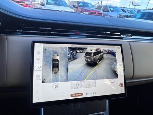 Used 2025 Land Rover Range Rover Long Wheelbase Autobiography image 34