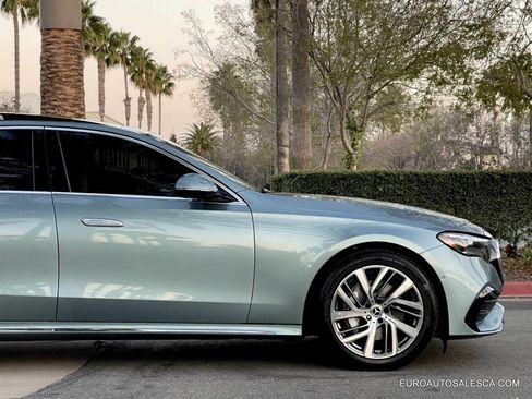 Used 2025 Mercedes-Benz E 350 4MATIC Sedan image 11