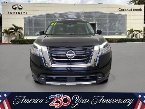 Used 2023 Nissan Pathfinder Platinum w/ Cargo Package AWD/4WD image 2