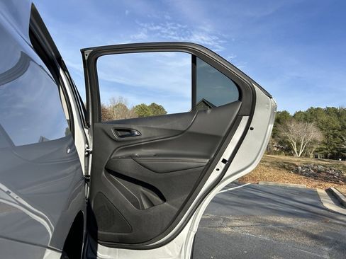 Used 2018 Chevrolet Equinox Premier image 54