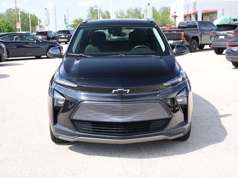 Used 2023 Chevrolet Bolt EUV LT FWD image 3