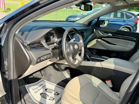 Used 2019 Buick Enclave Premium w/ Experience Buick Package FWD image 32